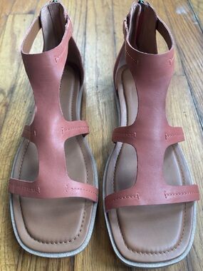 Lucky Brand Coral/Tan T-Strap Gladiator Sandals